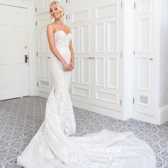 Inbal dror elizabeth gown - Picture 3 of 9